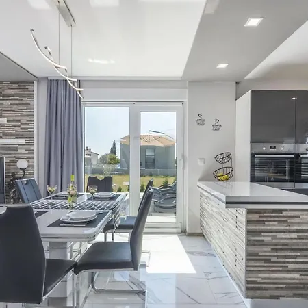 בית נופש Ljiljana By Interhome *